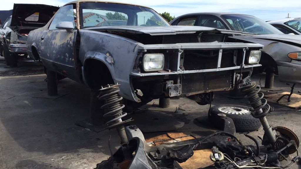 Automotive Gems: Exploring Car Junk Yard for Vintage Treasures